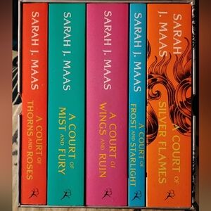 A Court Of Thorns & Roses - Book Set